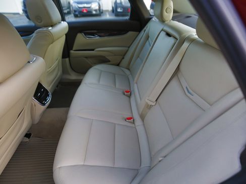 Used 2016 Cadillac XTS Premium image 11