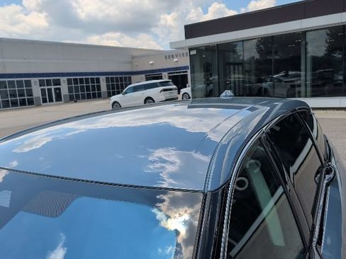 Used 2026 Lincoln Nautilus Premier AWD/4WD image 5