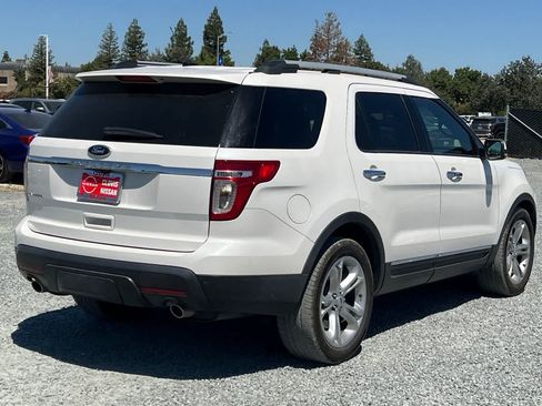 Used 2014 Ford Explorer Limited w/ Equipment Group 301A FWD image 3