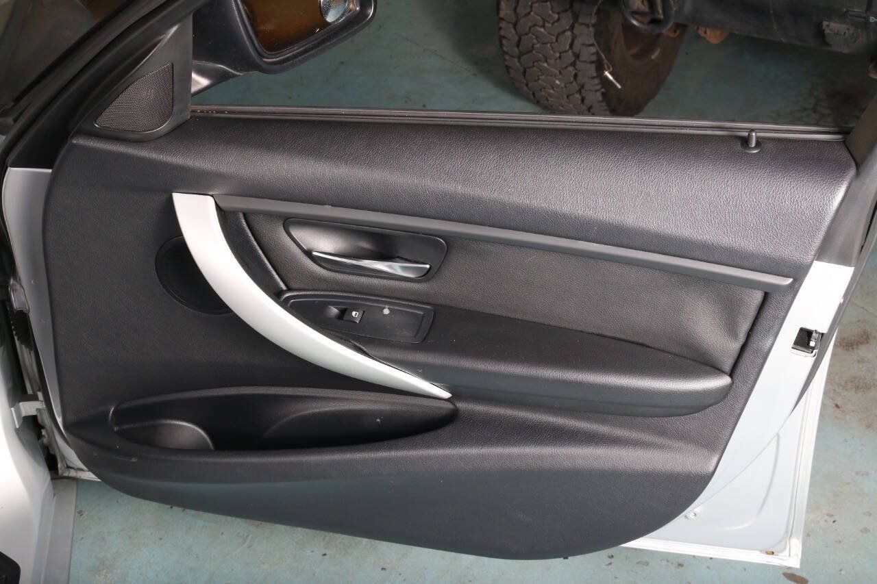 Used 2013 BMW 328i Sedan RWD image 31