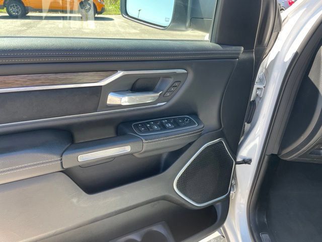 Used 2020 RAM 1500 Laramie AWD/4WD image 23