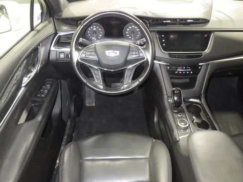 Used 2020 Cadillac XT5 Premium Luxury AWD/4WD image 9