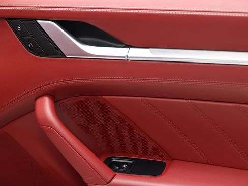 Used 2022 Porsche 911 Carrera image 77