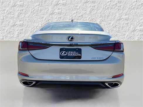 New 2025 Lexus ES 350 w/ Premium Package image 4