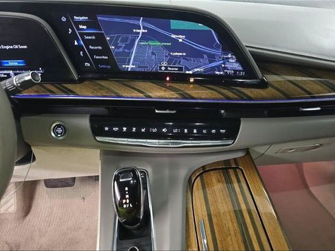 Used 2022 Cadillac Escalade Sport Platinum AWD/4WD image 5