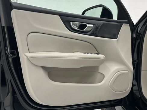 Used 2023 Volvo V60 B5 Cross Country Plus w/ Climate Package image 23