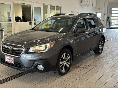 Used 2018 Subaru Outback 2.5i Limited AWD/4WD image 9
