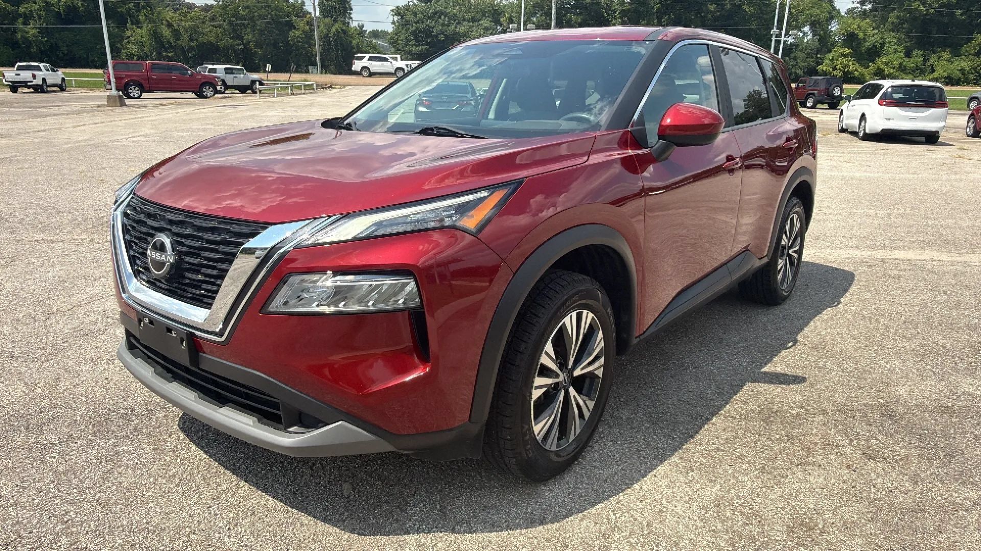 Used 2023 Nissan Rogue SV FWD image 1