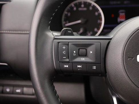 Used 2025 Nissan Pathfinder SV AWD/4WD image 13