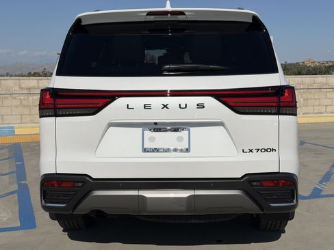 New 2026 Lexus LX 700h Luxury AWD/4WD image 11