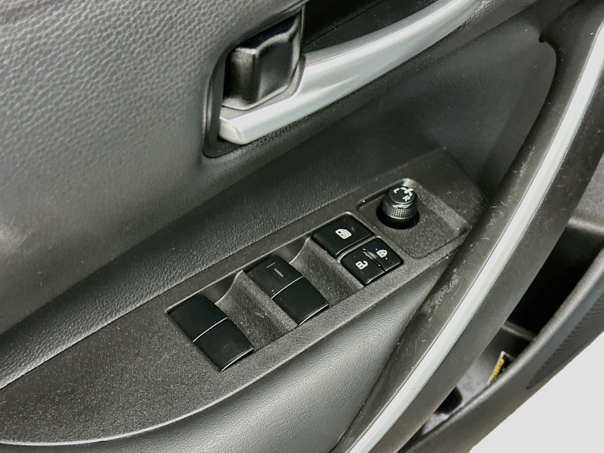 Used 2021 Toyota Corolla SE w/ Carpet Mat Package (TMS) FWD image 15