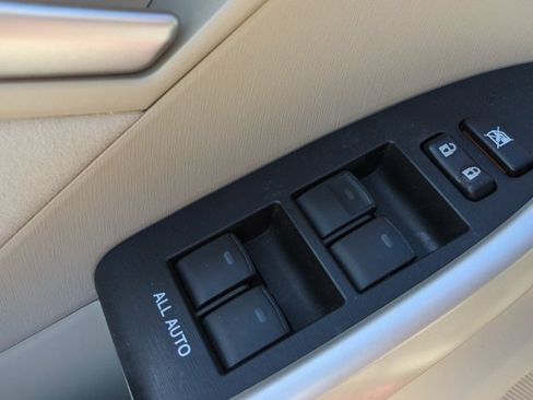 Used 2014 Toyota Prius Three FWD image 12