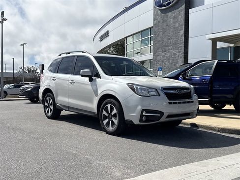 Used 2018 Subaru Forester 2.5i Limited image 9