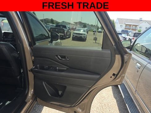 Used 2024 Nissan Pathfinder Rock Creek AWD/4WD image 13