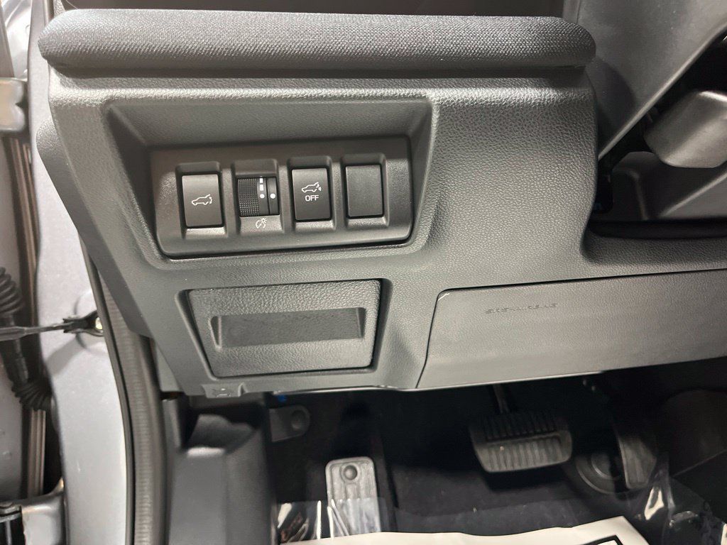 Certified 2025 Subaru Outback Premium AWD/4WD image 15