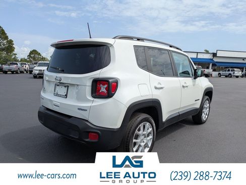 Used 2022 Jeep Renegade Latitude AWD/4WD image 3