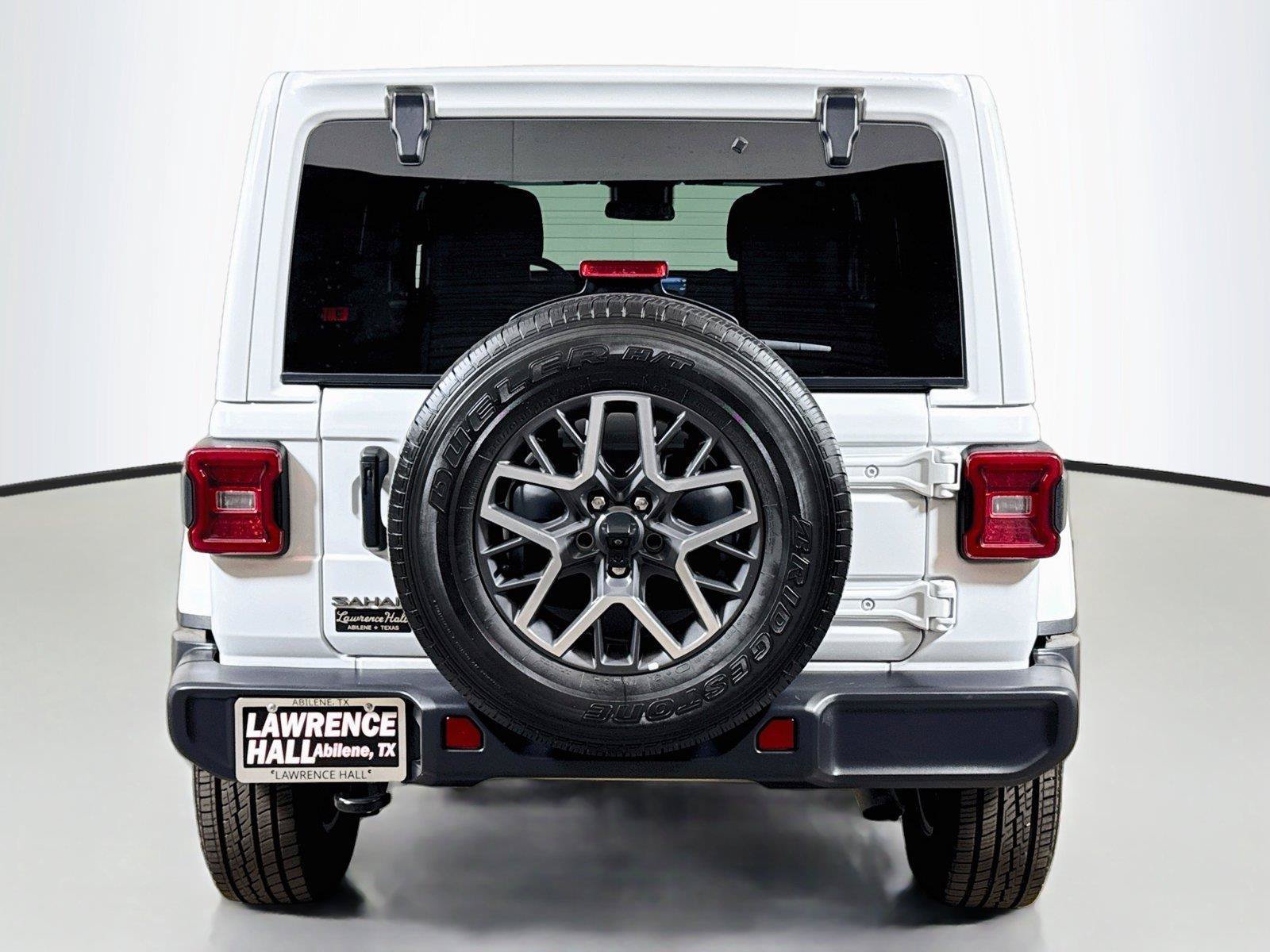Used 2025 Jeep Wrangler Unlimited Sahara AWD/4WD image 34