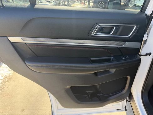 Used 2016 Ford Explorer Sport image 15