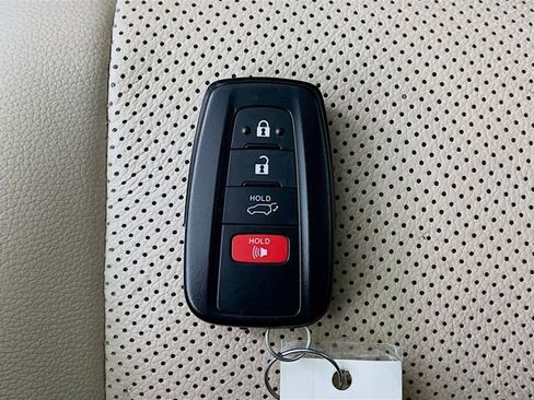 Used 2022 Toyota Highlander Platinum image 13