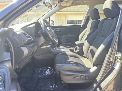 Used 2021 Subaru Forester Premium image 15
