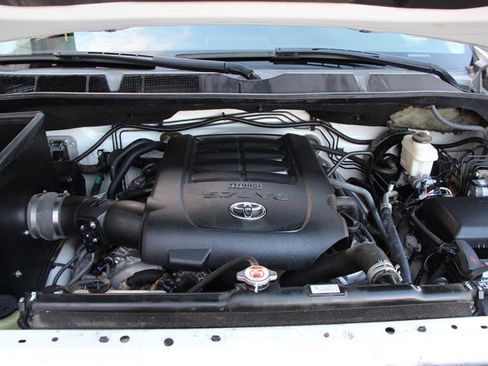 Used 2018 Toyota Tundra SR5 w/ SR5 Upgrade Package image 34