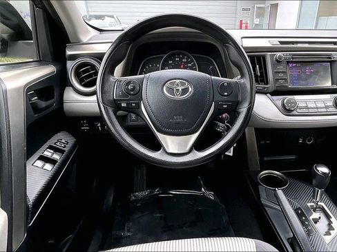 Used 2013 Toyota RAV4 XLE AWD/4WD image 8