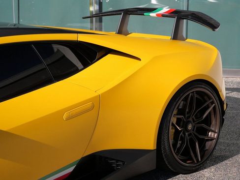 Used 2018 Lamborghini Huracan Performante image 18