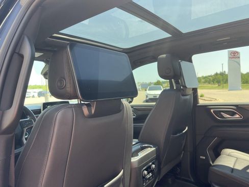 Used 2024 Chevrolet Tahoe High Country AWD/4WD image 16