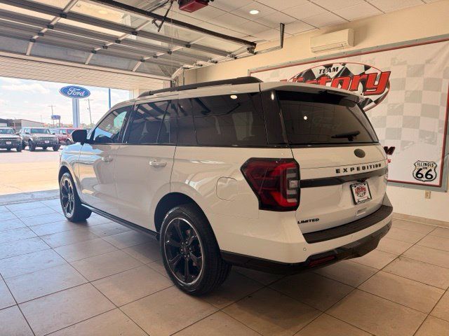 Used 2024 Ford Expedition Limited AWD/4WD image 9