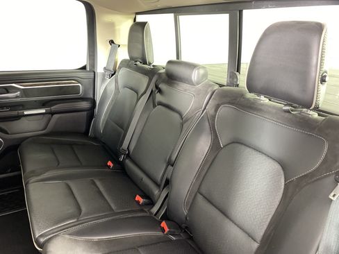 Used 2019 RAM 1500 Laramie AWD/4WD image 34