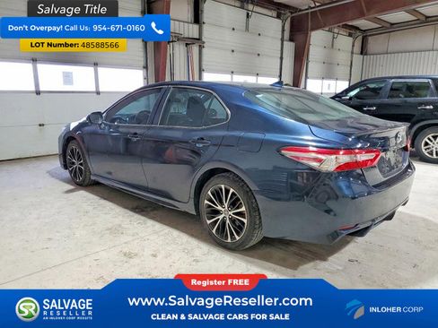 Used 2019 Toyota Camry SE image 3