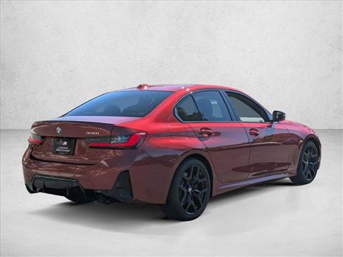 Used 2026 BMW 330i Sedan w/ M Sport Package RWD image 5