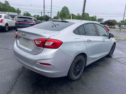 Used 2018 Chevrolet Cruze LS FWD image 4