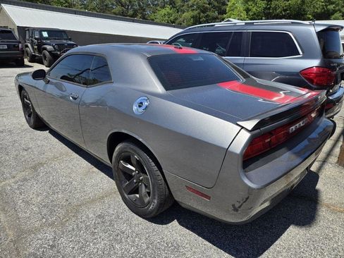 Used 2012 Dodge Challenger SXT RWD image 5