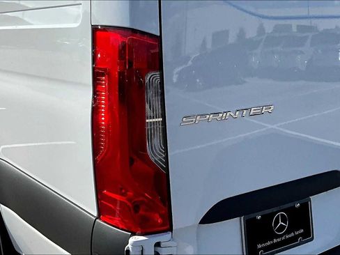 Used 2025 Mercedes-Benz Sprinter 2500 image 15