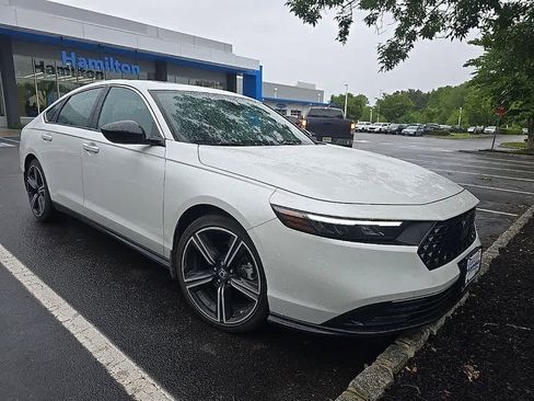 Used 2024 Honda Accord Sport image 4