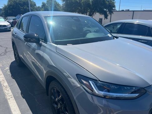 Used 2024 Honda HR-V Sport image 3