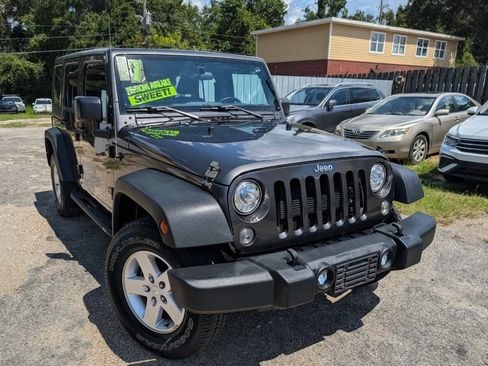 Used 2017 Jeep Wrangler Unlimited Sport w/ Connectivity Group AWD/4WD image 1