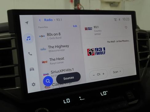 Used 2025 Toyota Tundra Limited image 32