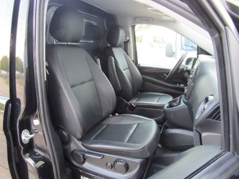 Used 2022 Mercedes-Benz Metris image 22