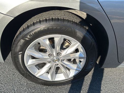 Used 2024 Chevrolet Malibu LT image 35