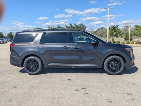 New 2026 Kia Carnival SX Prestige FWD image 4
