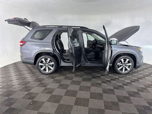 Used 2025 Honda Pilot Touring image 16