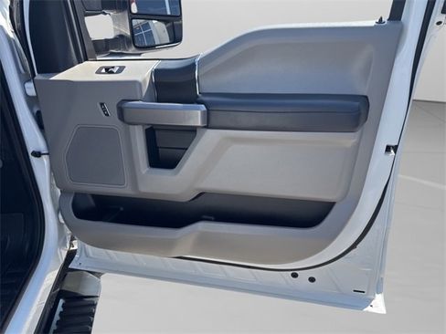 Used 2020 Ford F350 XLT image 36