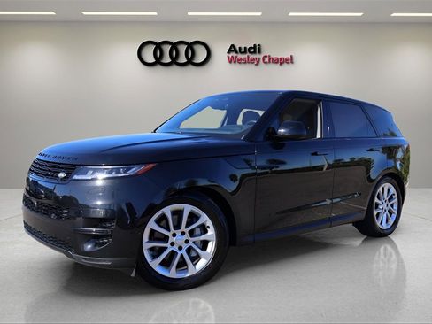 Used 2025 Land Rover Range Rover Sport SE image 1