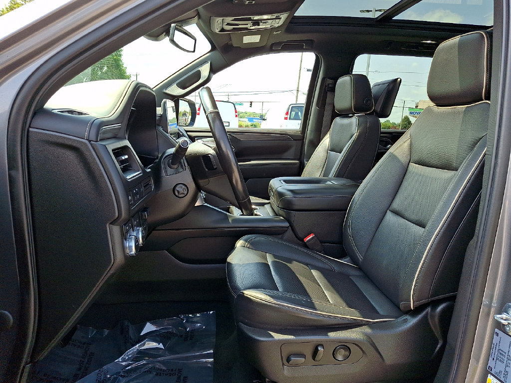 Used 2022 GMC Yukon XL SLT w/ SLT Luxury Package AWD/4WD image 16
