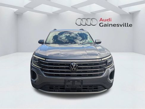 Used 2024 Volkswagen Atlas SE AWD/4WD image 16