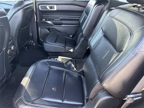 Used 2020 Ford Explorer XLT w/ Equipment Group 202A image 33