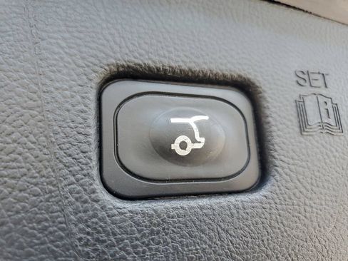 Used 2024 Ford Edge Titanium AWD/4WD image 9