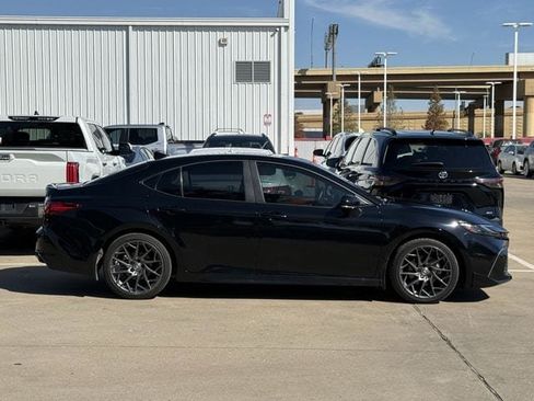 Used 2025 Toyota Camry XSE FWD image 3